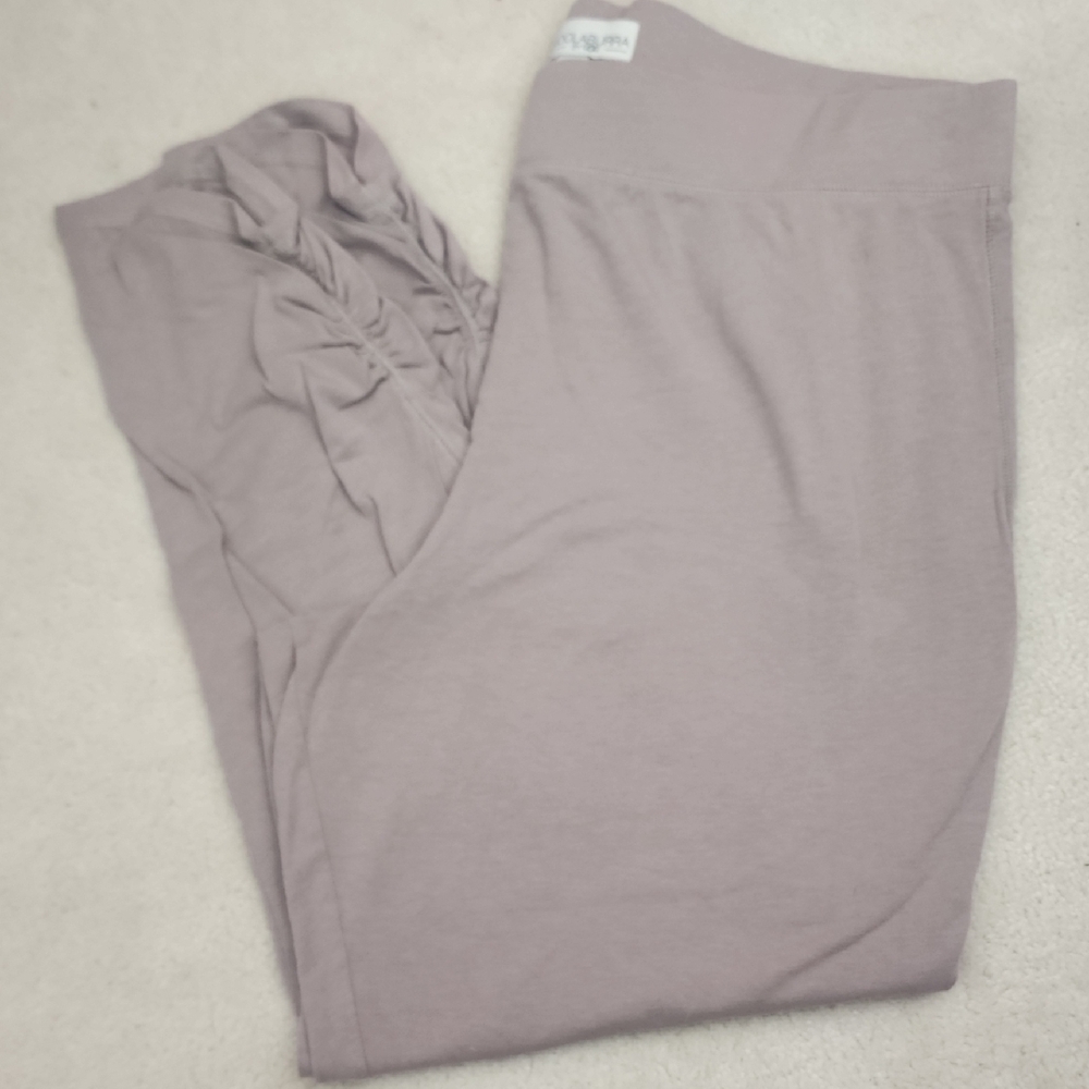 Koolaburra Women's Cropped Pants in Taupe